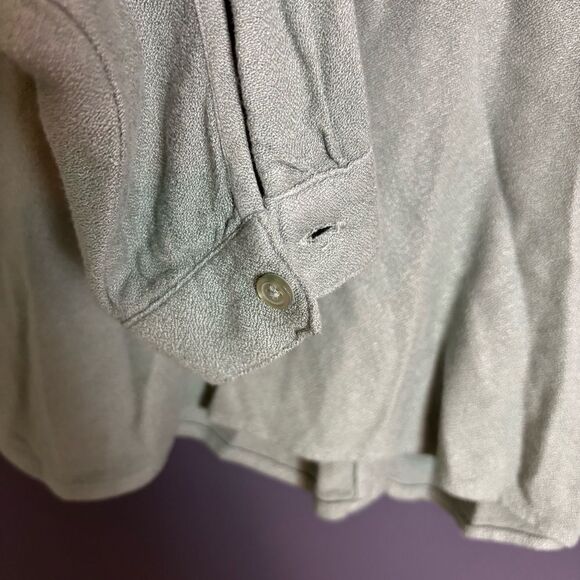 Cloth & Stone Sage Green Super Soft Long Sleeve Button Back Blouse Top Size XS - Picture 5 of 7